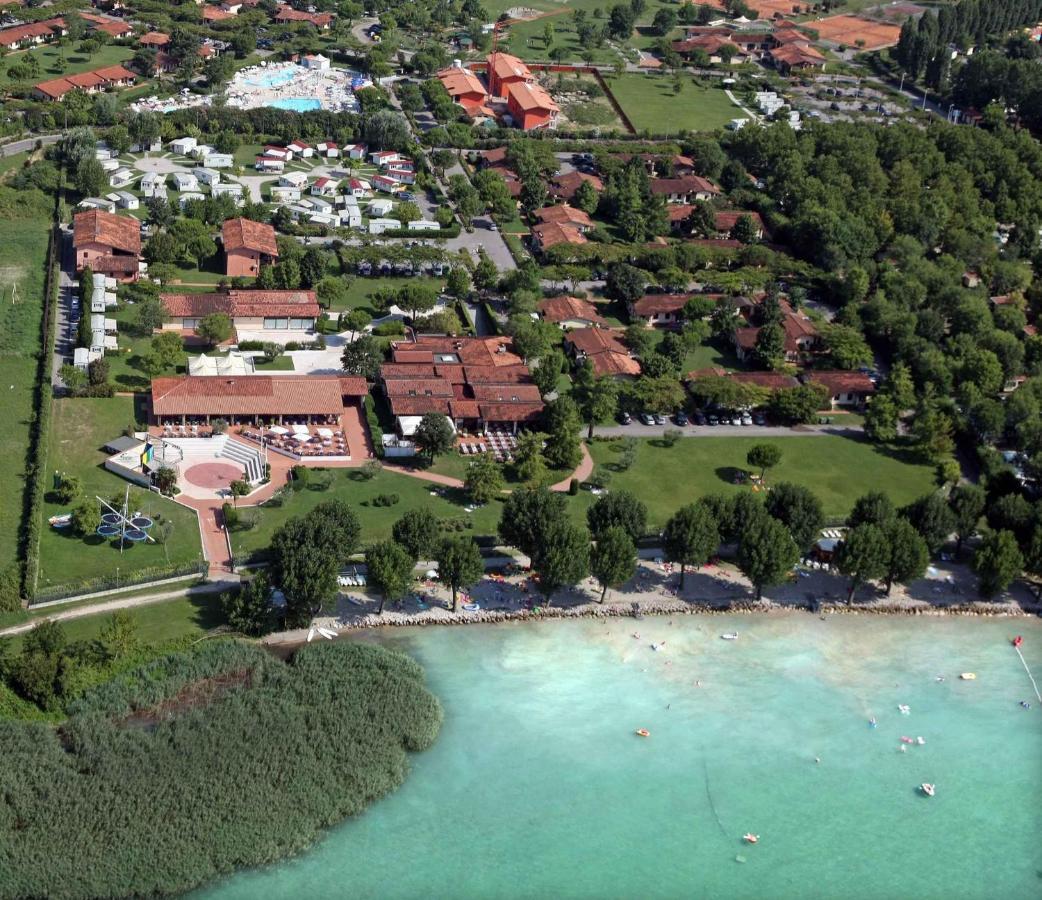 Holiday Homes In Sirmione/Gardasee 22174 エクステリア 写真